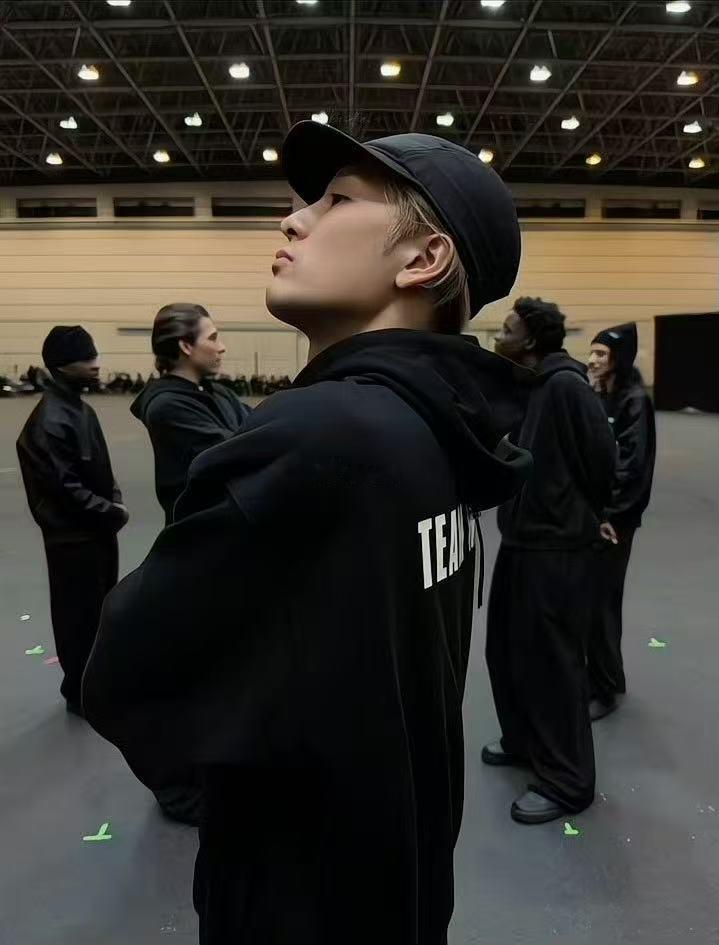 王嘉尔21号发新歌 点开邮件看到Jackson那一刻我直接尖叫，21号THANK