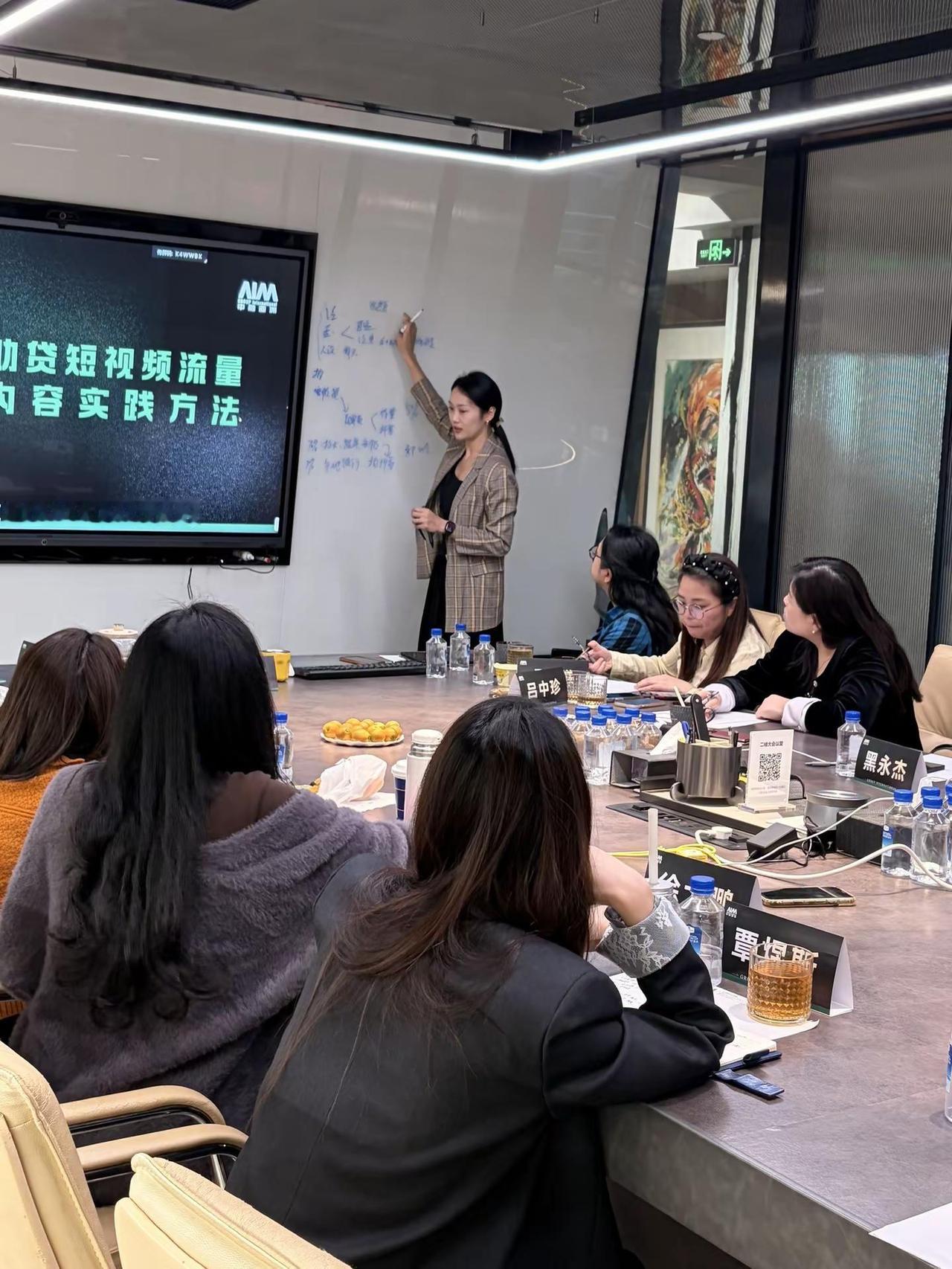 不是所有的鲜花都盛开在春天，也不是所有河流都流向大海，只要热爱，山海皆可平，无处