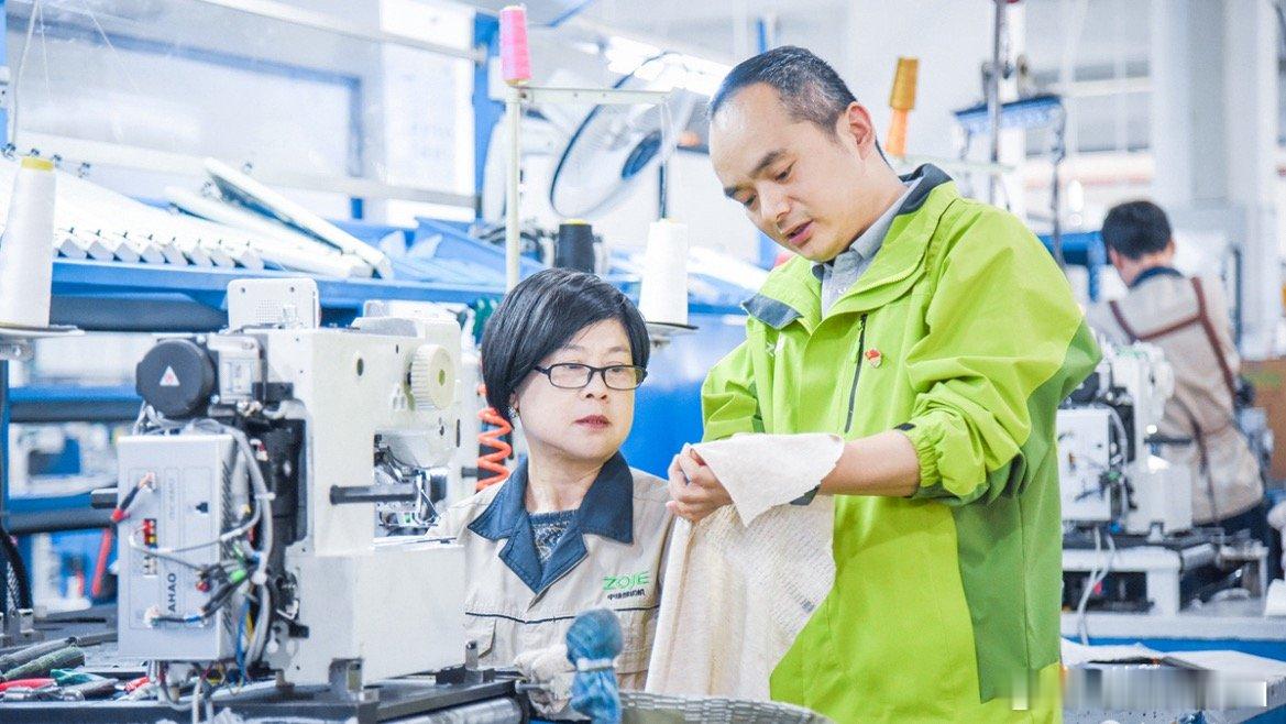 浙江工匠钢铁裁缝间的毫米较量玉环工匠徐耀卫深耕缝纫设备16载，攻克行业难题，铸就
