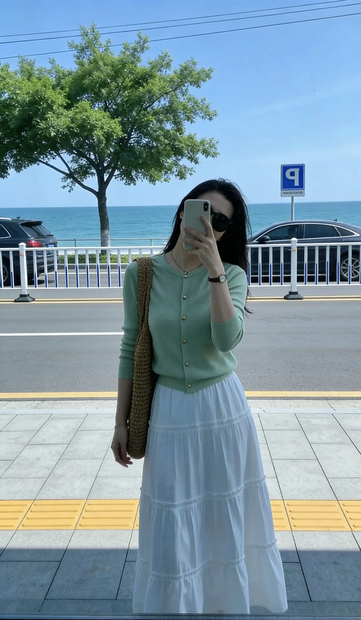 生活会告诉你，什么叫身不由己，压力会告诉你，什么是无可奈何。现实会让你...