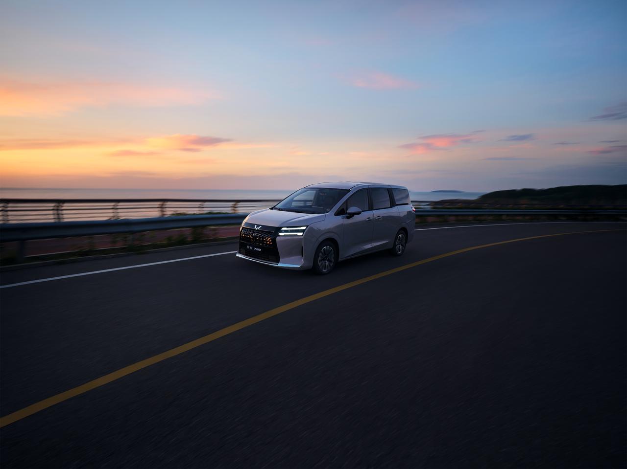 很多人说，买车是男人的第二次成年礼。但对我来说，买车更像是对家庭责任的一次郑重承