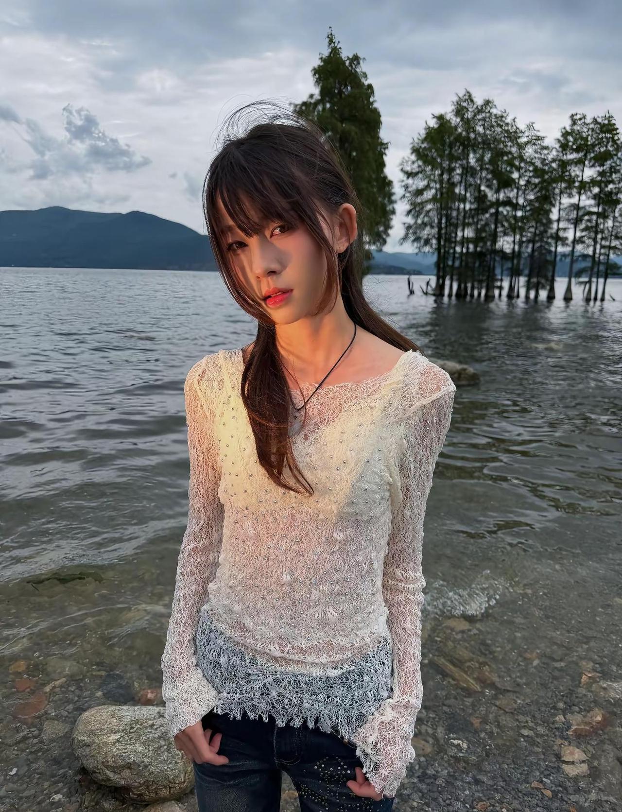 别做他的天 做他的大地！ 湖边拍照 海边拍照氛围感 氛围感拉满