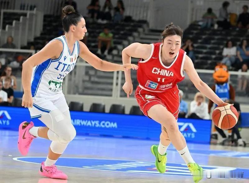 上届世界杯：
中国队6胜2负，勇夺亚军，击败了法国、澳大利亚等顶级强队
日本队1
