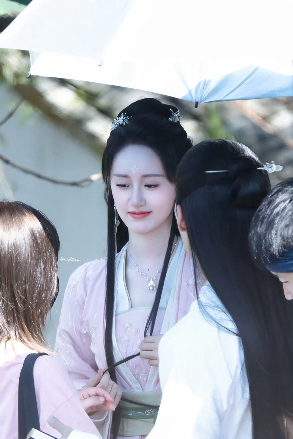 袁冰妍我们一直都在yby袁冰妍平安喜乐在所有的时光里，你是我最惊艳的风景，你是我