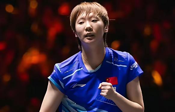 弃冠保将：鲁能藏在争议里的清醒
有人怨鲁能轻敌丢冠，
有人疑教练排兵失当。
可谁