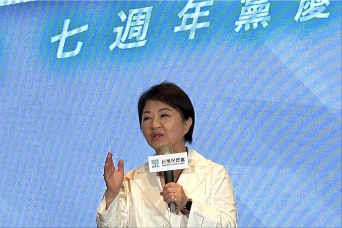卢秀燕、黄国昌热络互动，双向奔赴，”卢昌配“有望成为2028年蓝白合作的经典搭配