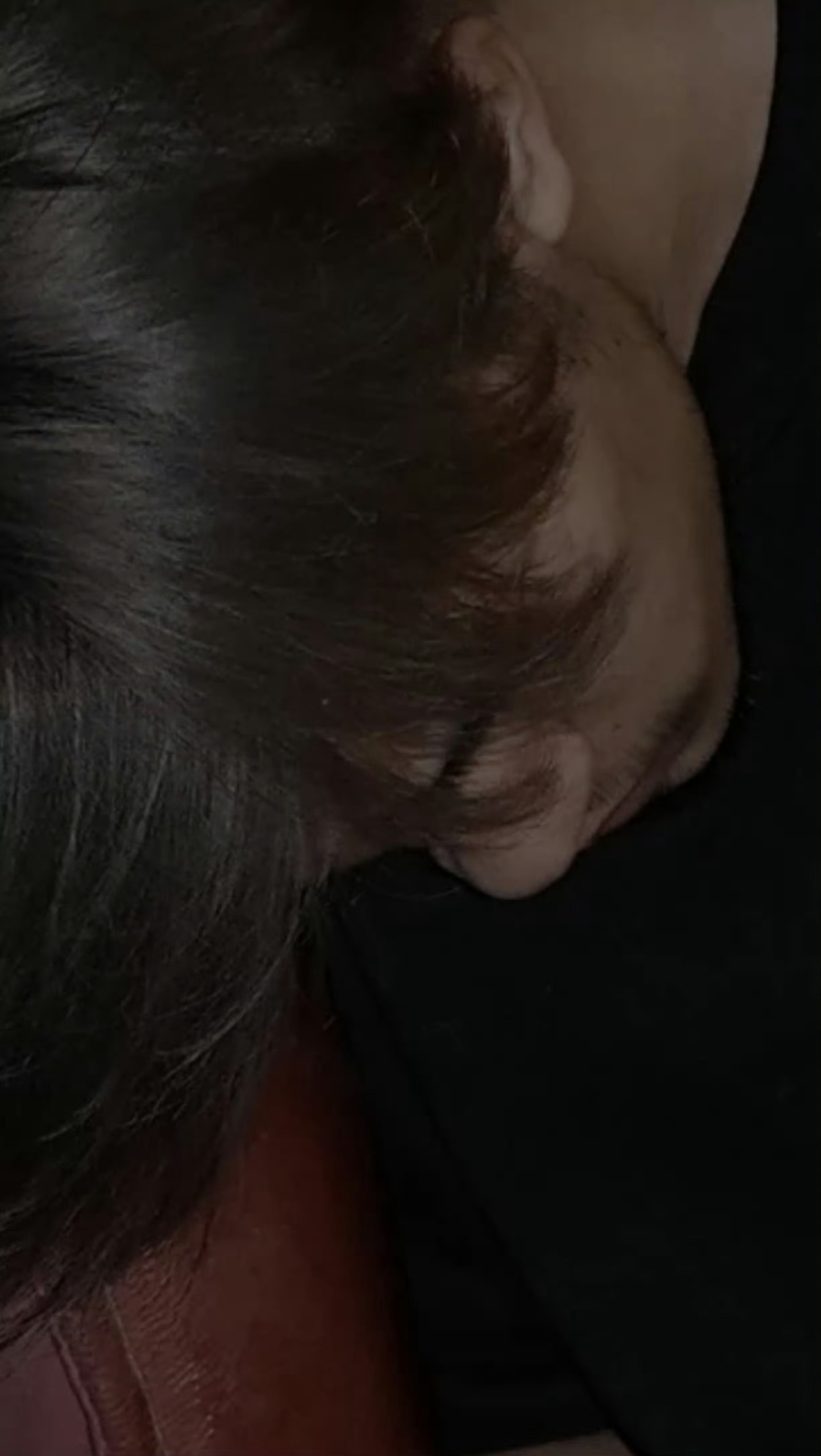 易烊千玺 居家的时候胡子都不刮的
