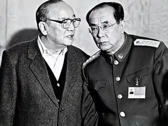 杨尚昆晚年坦言：党内山头林立，唯有毛主席能聚起全党

1998年，已经91岁的杨