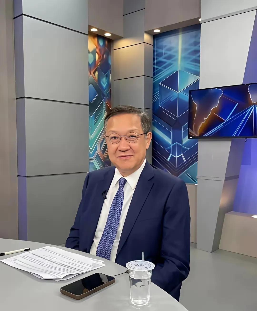 台湾时事评论员介文汲：我是堂堂960万平方公里大国的国民，凭什么听你们这些“台独