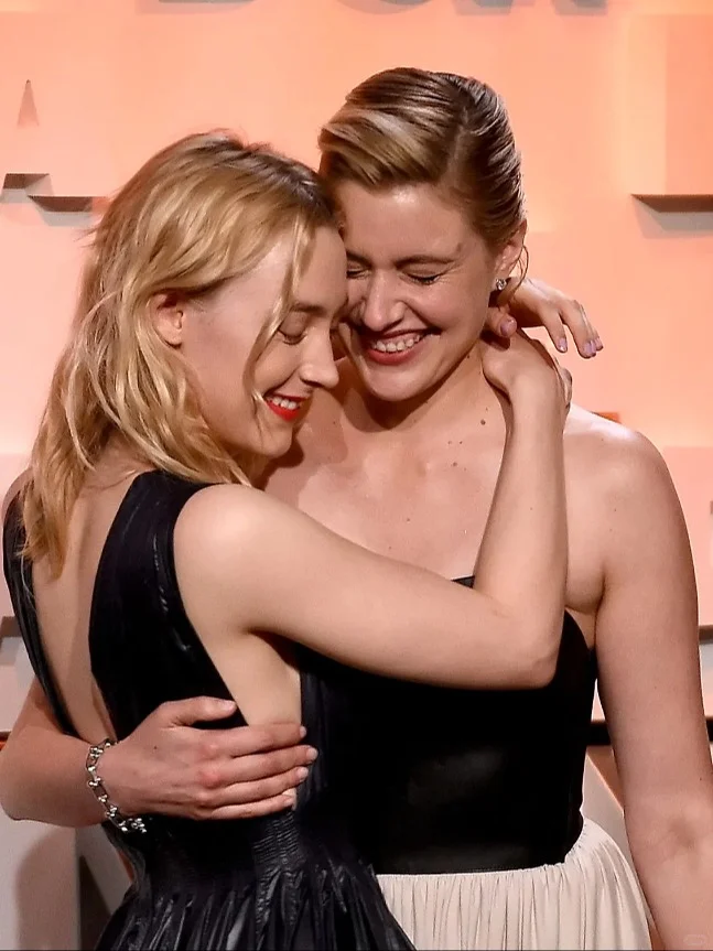 西尔莎·罗南想和格蕾塔·葛韦格合作音乐片