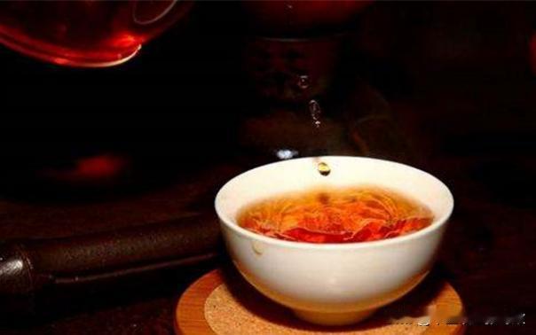 肾虚的人必喝的茶，不管肾阴虚，还是肾阳虚，又或者阴阳两虚
就用两味药泡水喝，阴阳