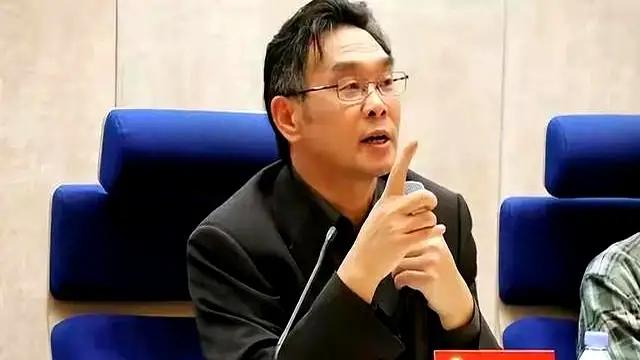 该事件是一起涉及高校师德师风与学术评价争议的典型案例。网名为“唯泉雪声228”的