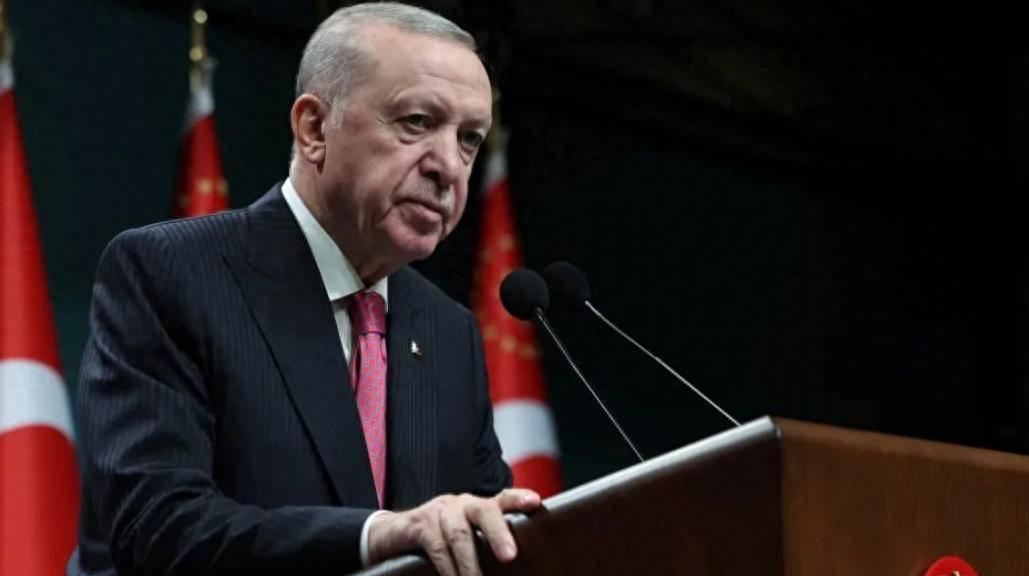 周日，土耳其总统埃尔多安公开指责以色列，说它对巴勒斯坦和黎巴嫩犯下了暴行。他还放