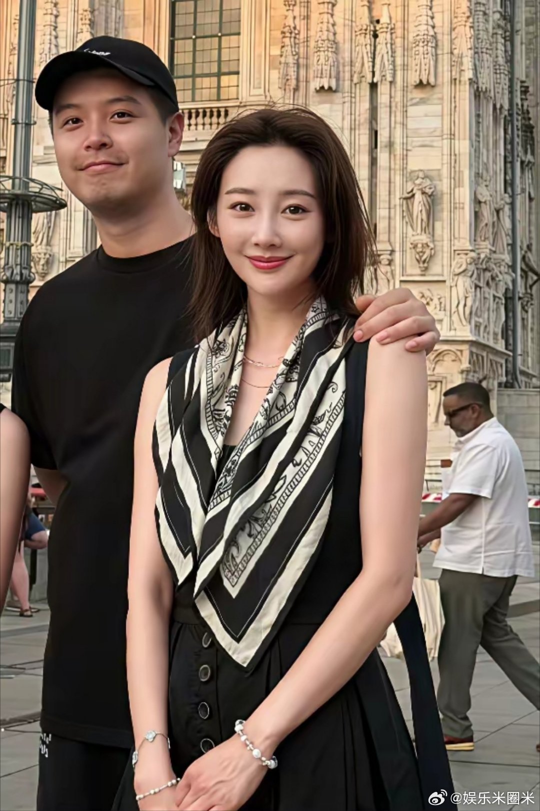 马頔终于不用玩命挣钱了房全款买好了，装修的钱也够了2个人现在无事一身轻，跑去意大