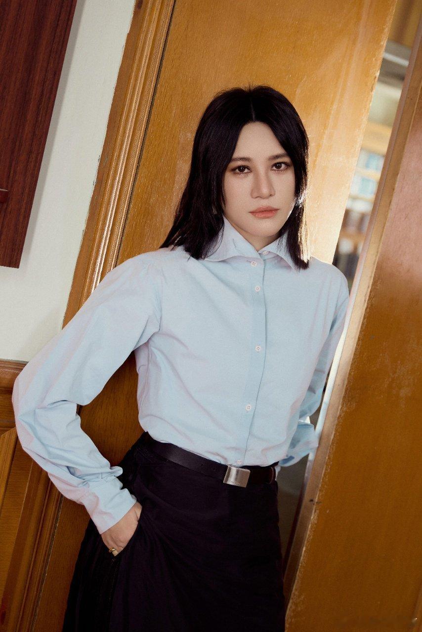 每次都是跳过表演直接看评委环节，三位老师的表情我能看一整集哈哈， 尚雯婕一看就是