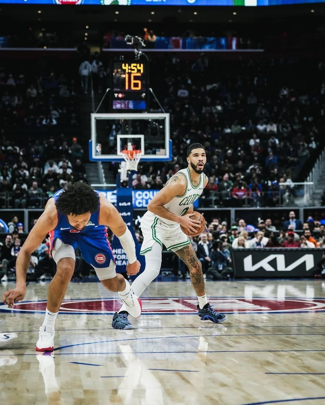 谈到队友塔图姆时，豪瑟表示：“他始终保持身心与情绪的全面备战状态。正如大家所见，