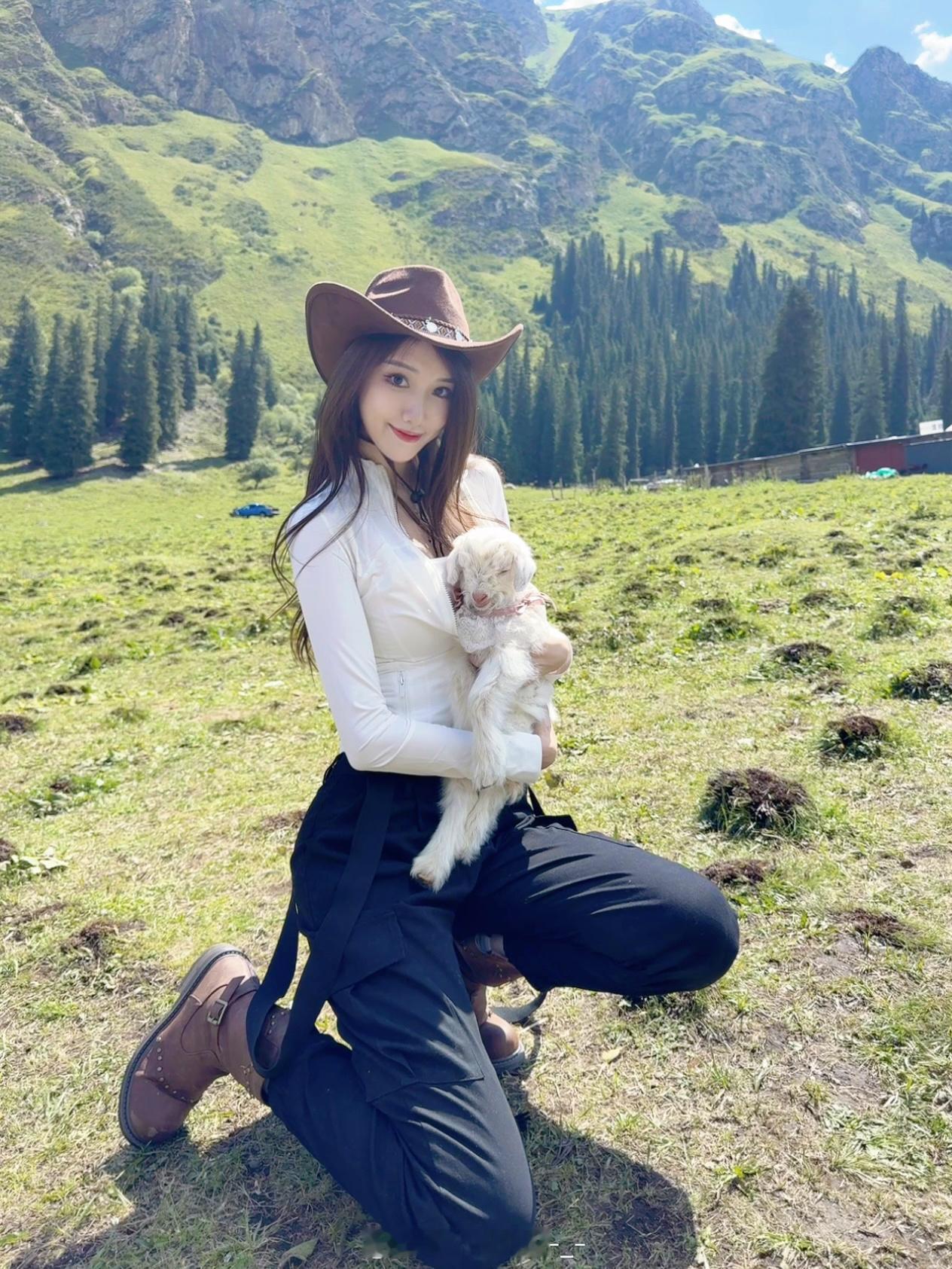 迷之微笑小羊和小阳  ​​​