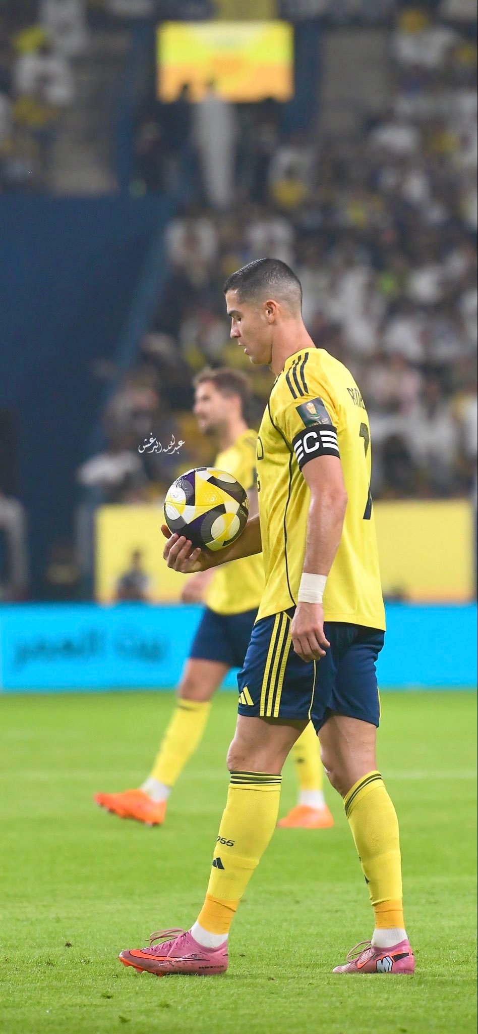 C罗[超话]c罗 球迷小妹妹们太可爱了 ​​​