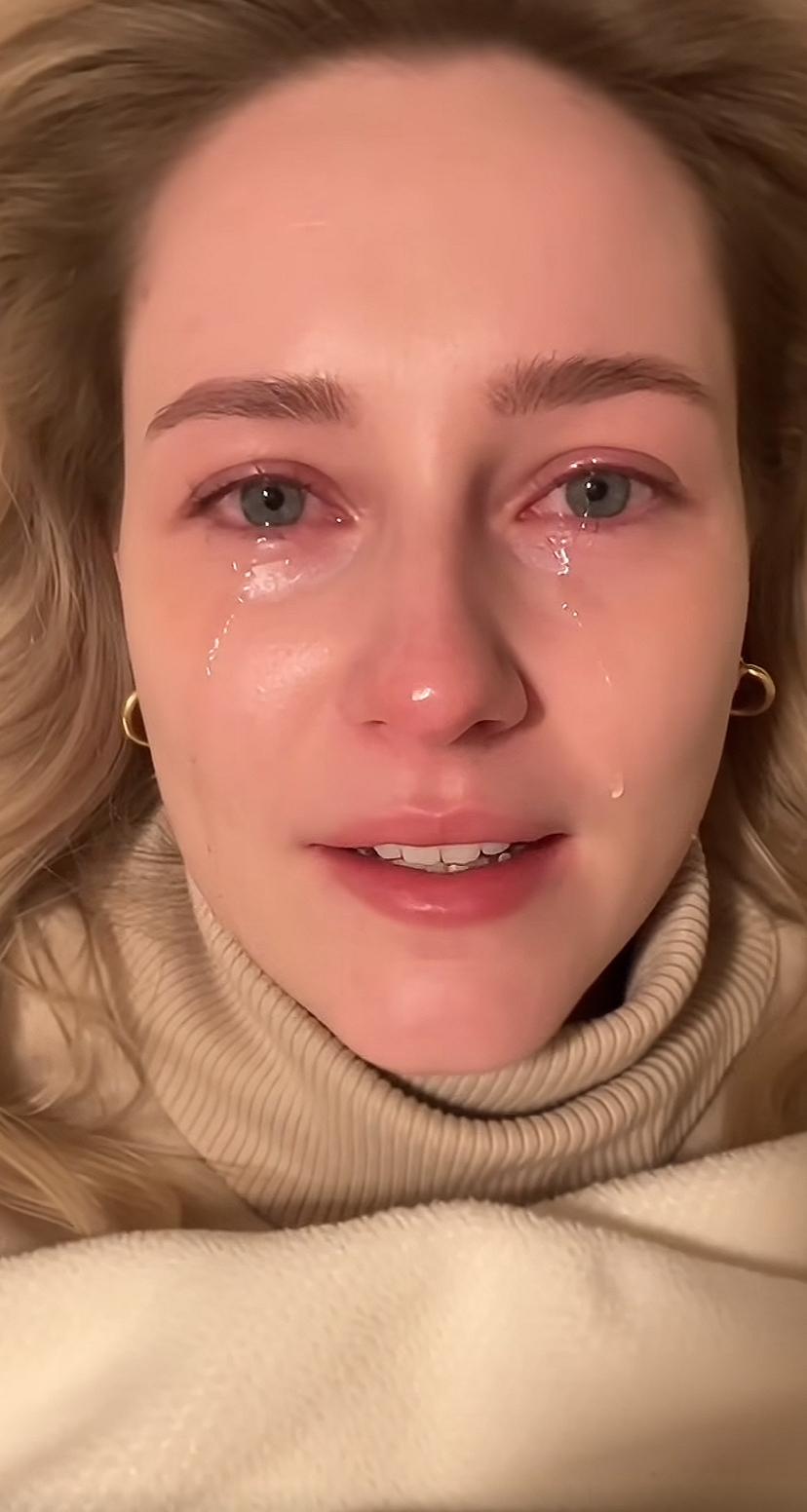 乌克兰女孩哭的泪流满面，她说着一口流利的汉语。她说她的国家战争四年了，来到中国都