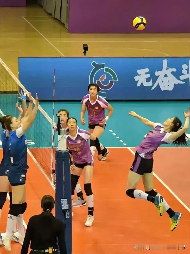 2023/2024中国女子排球超级联赛12月30日最新赛况，津、苏、沪两战皆胜晋