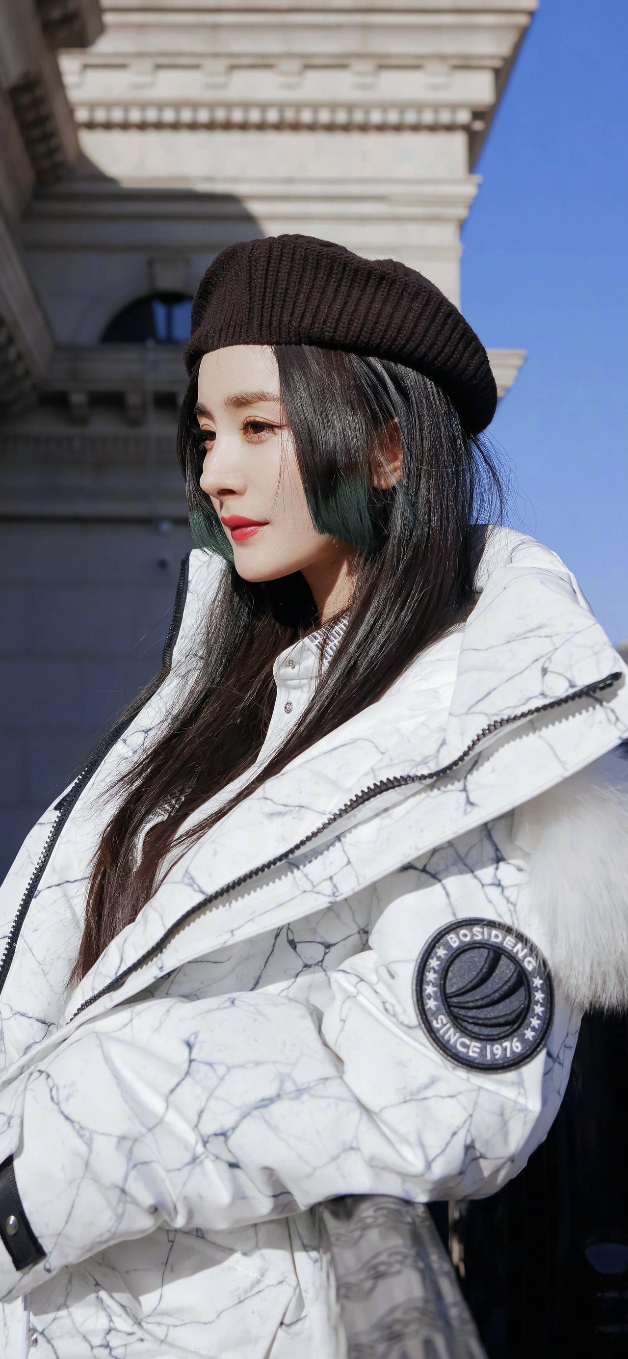 美女壁纸-第5717期-杨幂