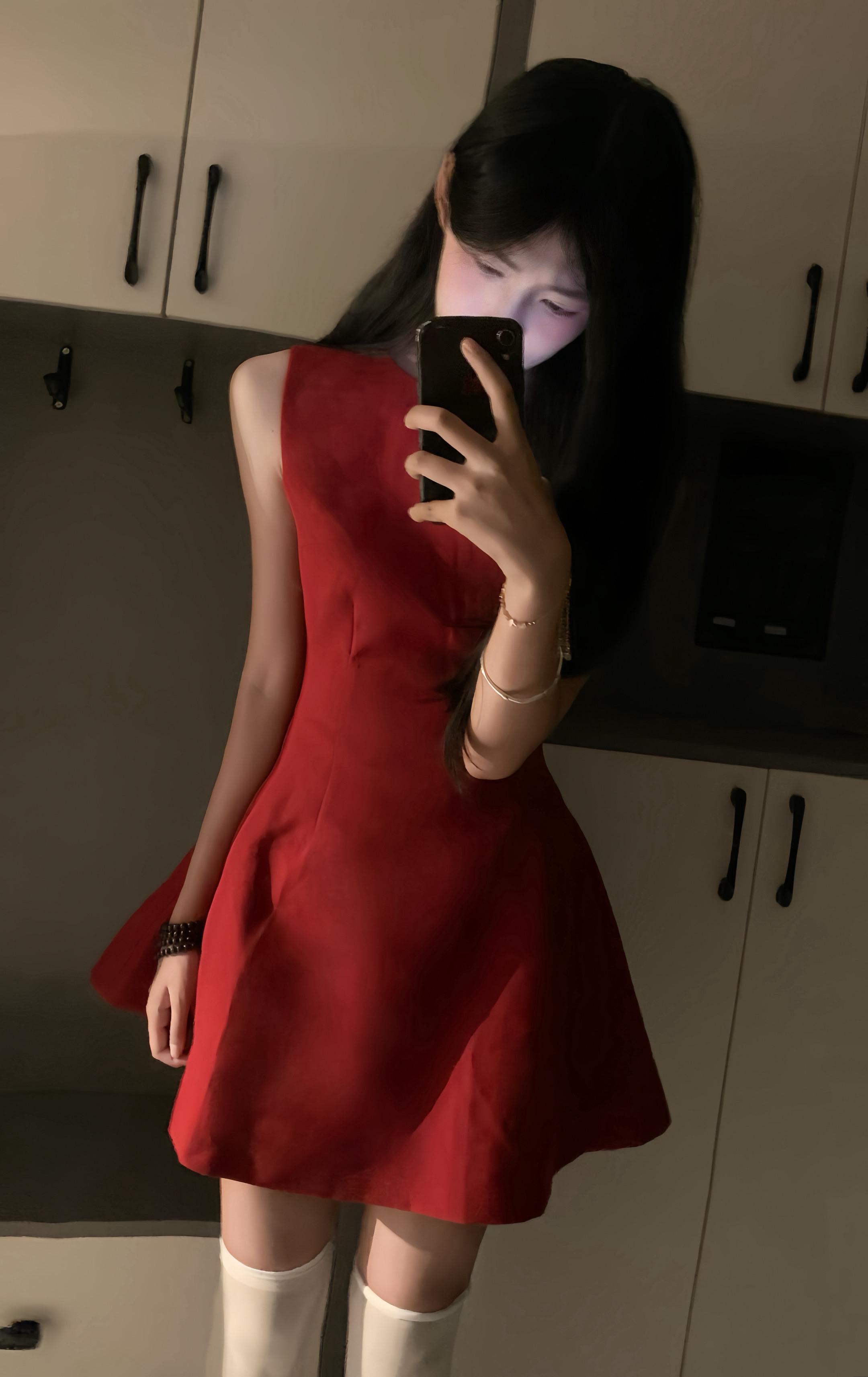 我与太多人的缘分朝生暮死如露水 唯独与你绵绵不绝如细流