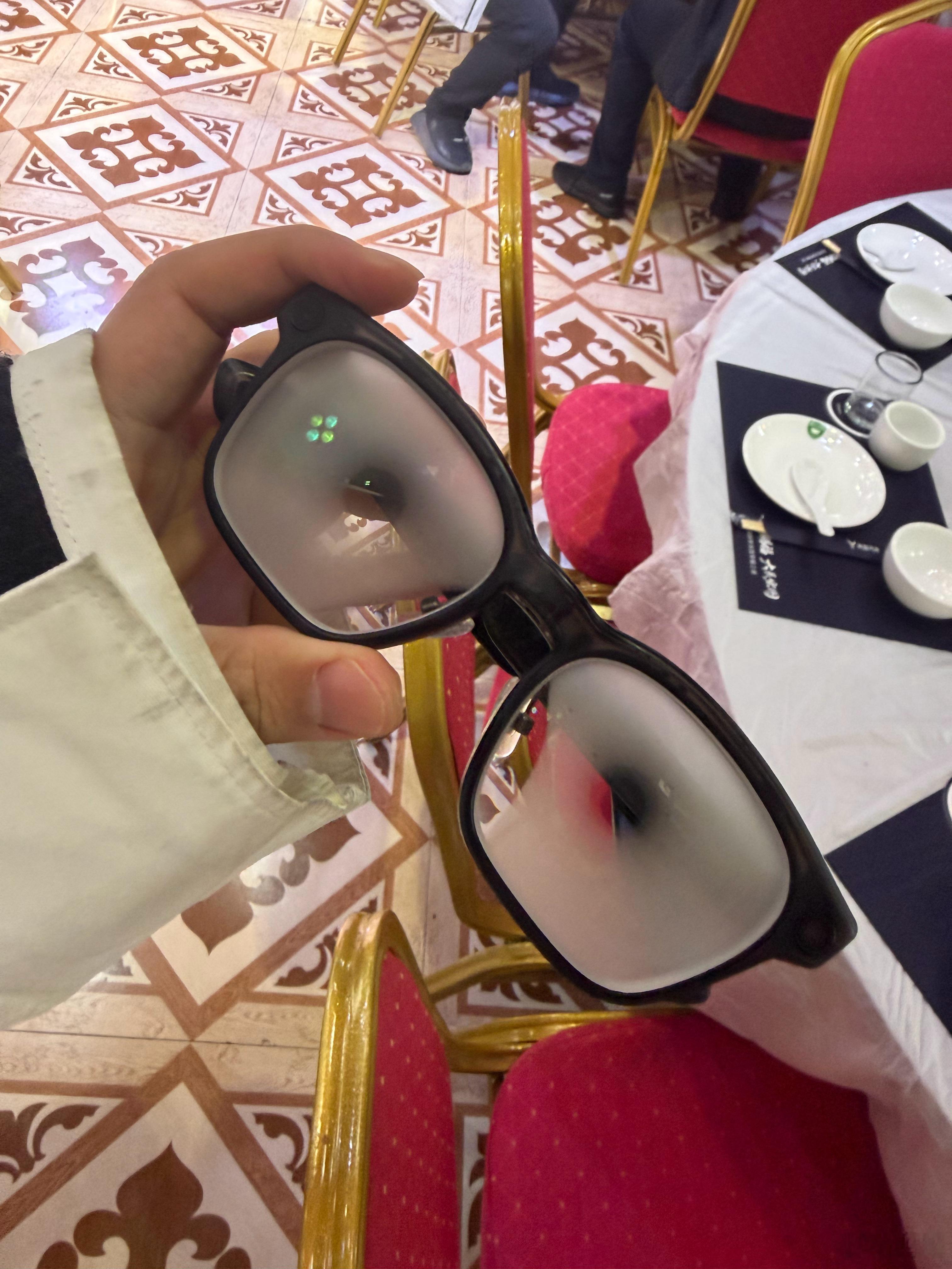 刚在路上测试了一下，北方的冬天，新能源车里还得是混动车比较靠谱……这么冷的天气，