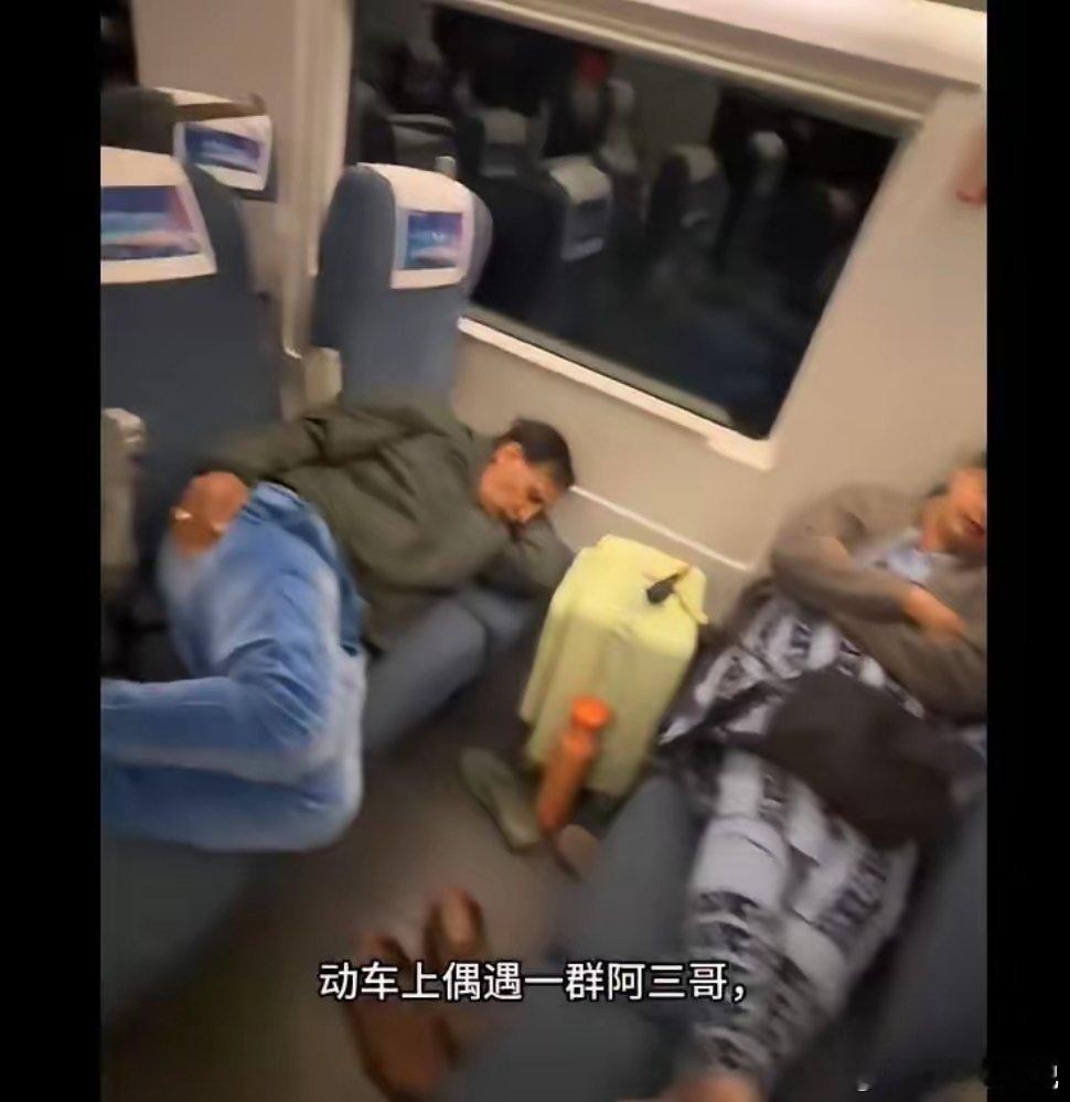 近日印度网民抱怨说在东大受到了各种歧视，结果遭到了世界各国网友的回怼：“东大朋友