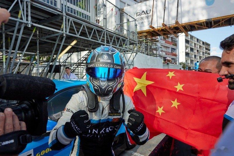 第二次来悉尼。上一次来是2019年的GT-R festival，这次来是看TCR
