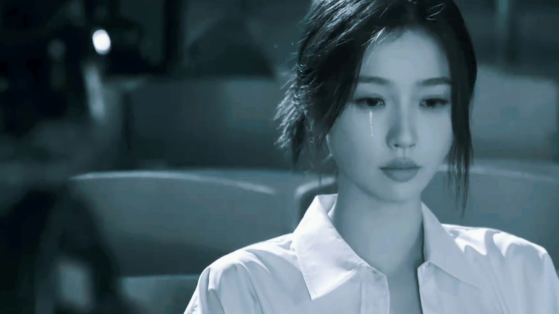 看过《祈今朝》的她，见过《永夜星河》的她，陪过《双轨》的她——光替老师的发声，是