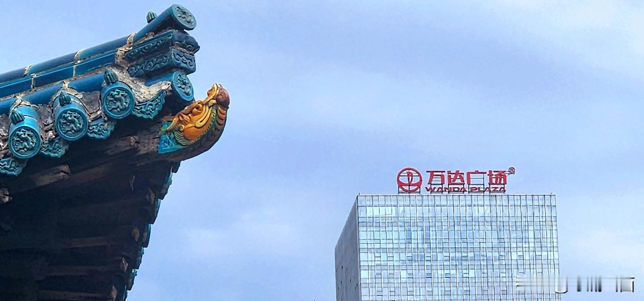 太原北城经典荟萃，历史文化沉淀深厚，古庙殿宇，教堂，道观林立，现代文明的进入使得