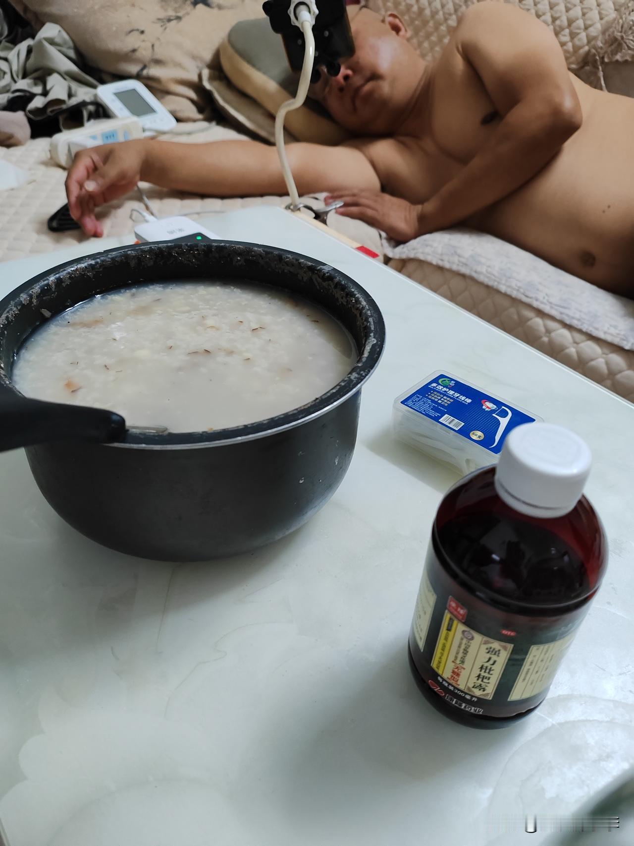 你说我是表扬黑皮还是批评黑皮呢？批评黑皮又显得我不知好歹！

就在刚才下班进门茶