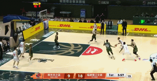 现在CBA中锋的基本功还是差点意思呀！
福建客场大胜同曦！福建小外援皮特森突破到