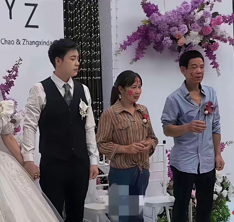 一场隆重的婚礼，是新人爱情的见证，更是父母半生操劳的圆满答卷。从精心布置的现场到