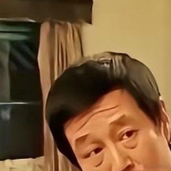 月亮替我拥抱你，星星替我守护你。愿你今晚睡得安稳，明天充满希望。 