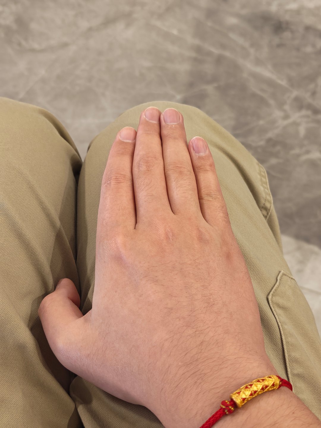 我的手掌下面有一台手机，你信吗？