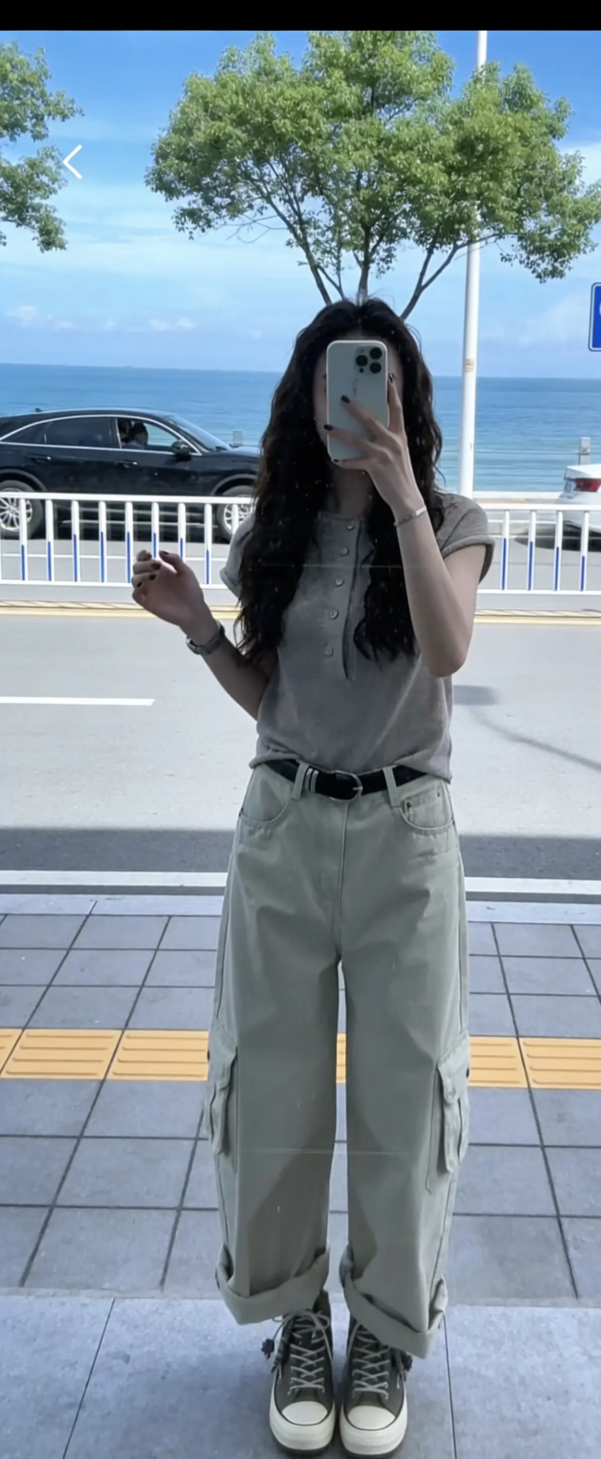 当然要坚强啊，只有自己，才是这细碎生活里唯一的光。……