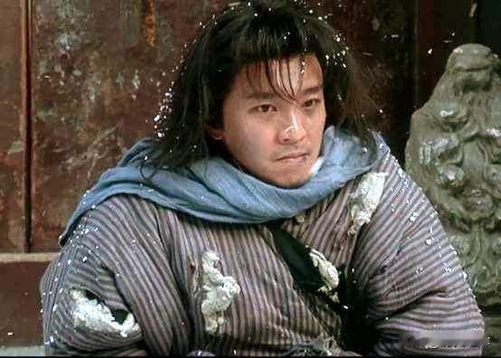 历史上苏乞儿真有其人，他原名苏灿，
他本来是当地家境优渥的武馆子弟，武功底子扎实