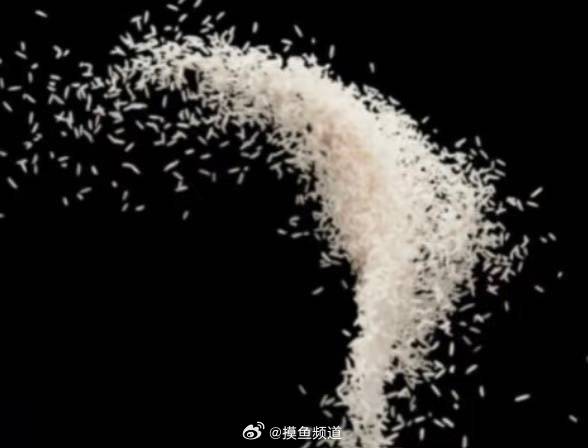 梓渝电影杀青 以后所有热搜不想文案了，撒一把就跑 ​​​