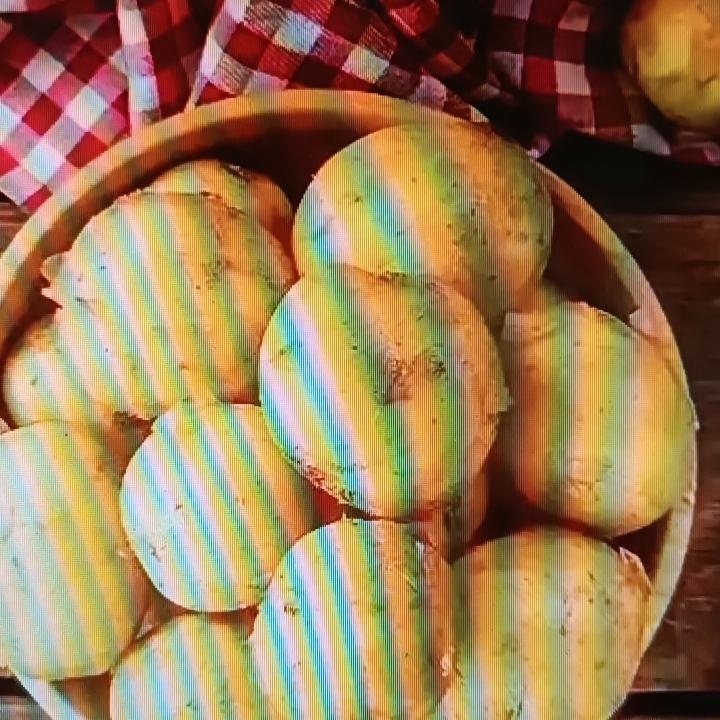 听说糖尿病患者多吃土豆有五大好处，这一下让土豆又成焦点啦！土豆富含膳食纤维，能延