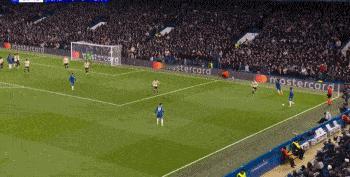 欧冠-孔德乌龙+阿劳霍染红 埃斯特旺连场破门 切尔西3-0大胜巴萨
 
北京时间