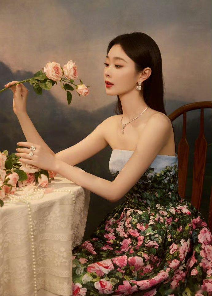 宋轶 太平洋直角肩谁看了不为宋轶的太平洋直角肩来一句斯哈，这比例也太羡煞旁人了 