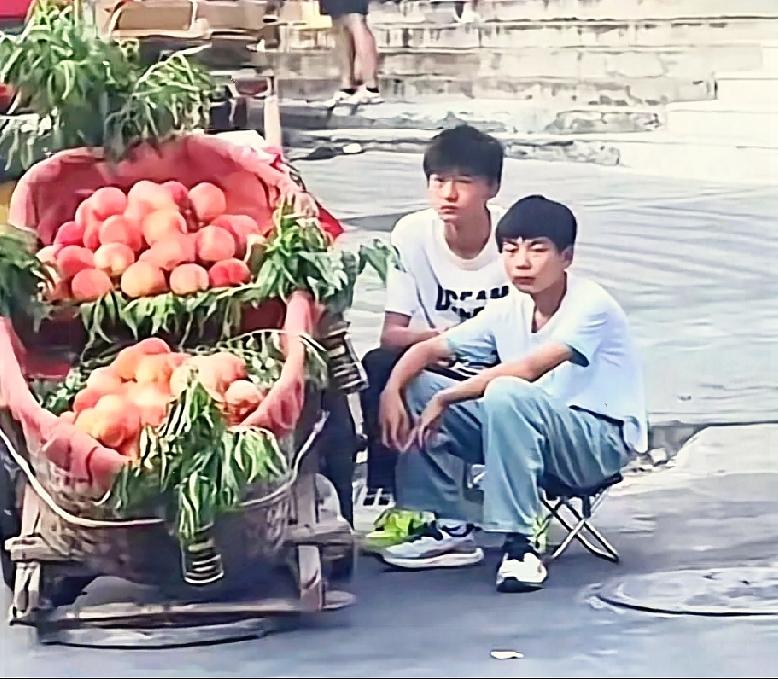 青春的模样有千万种打开方式‌

少年的成长不只有坐在教室里读书这一种路径，早早体