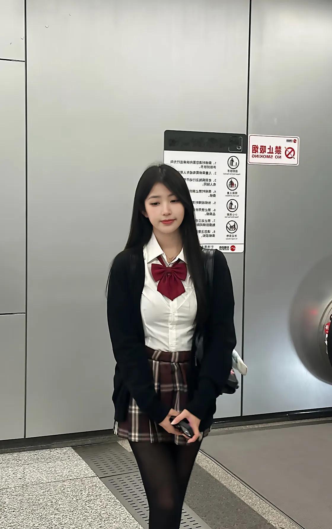 南昌年轻有活力的城市，帅哥美女多的城市，南昌出帅哥，九江出美女，当然也有很多美女
