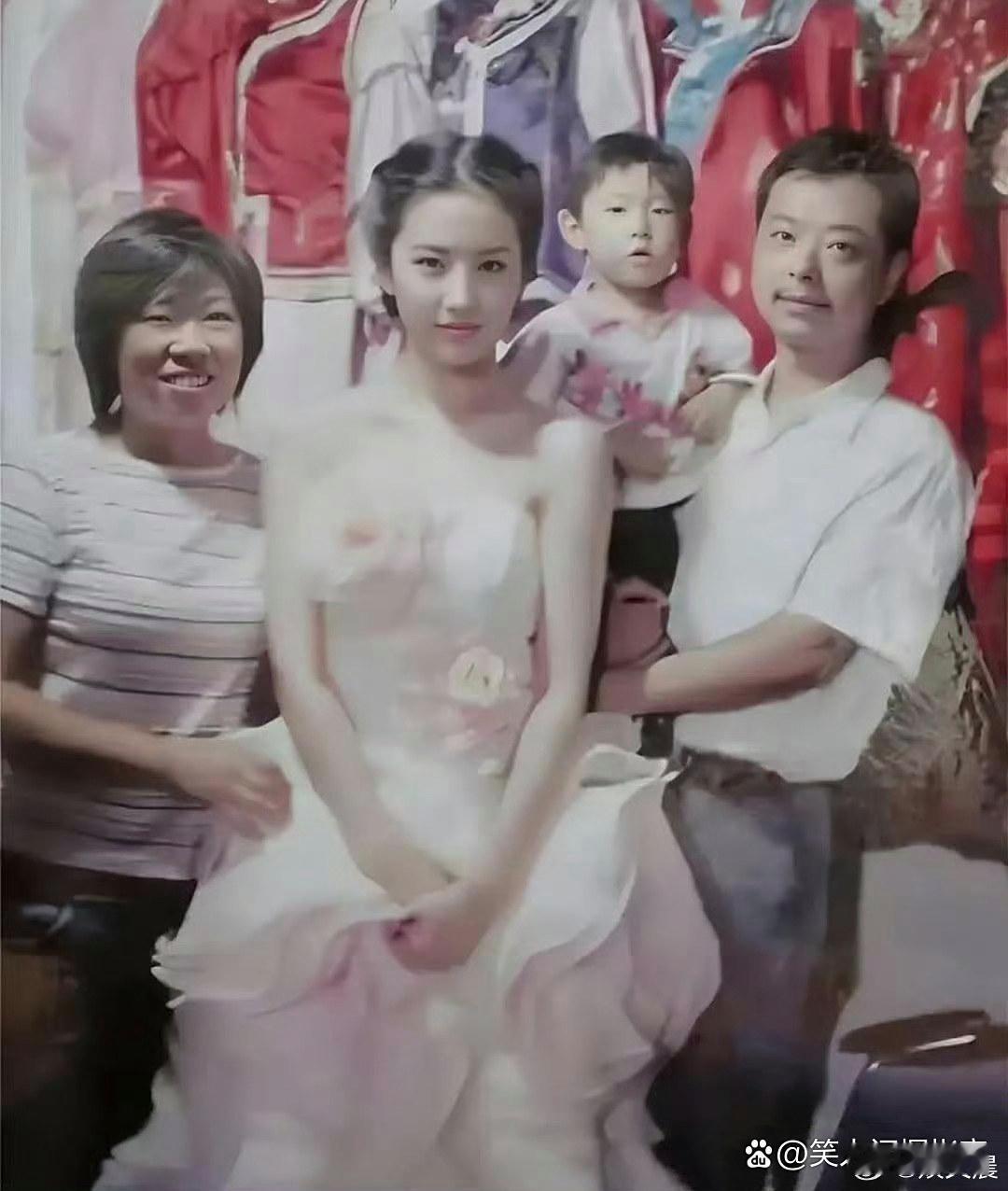 放到那个年代，真的很难想象刘亦菲当时有多绝！颜值惊艳了时光，妥妥的一代人的白月光