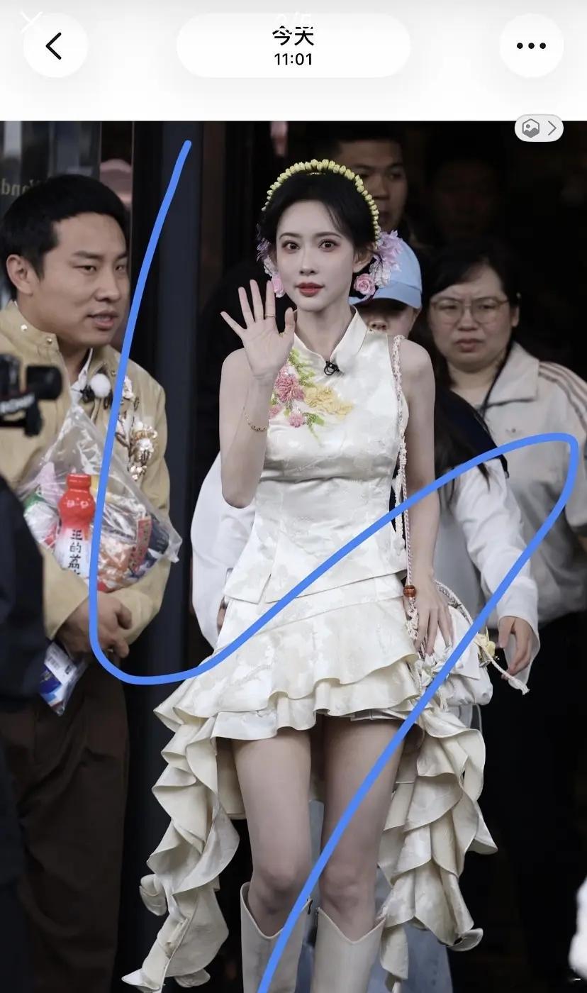 他俩现在走什么路线，还在节目装不熟吗？ 