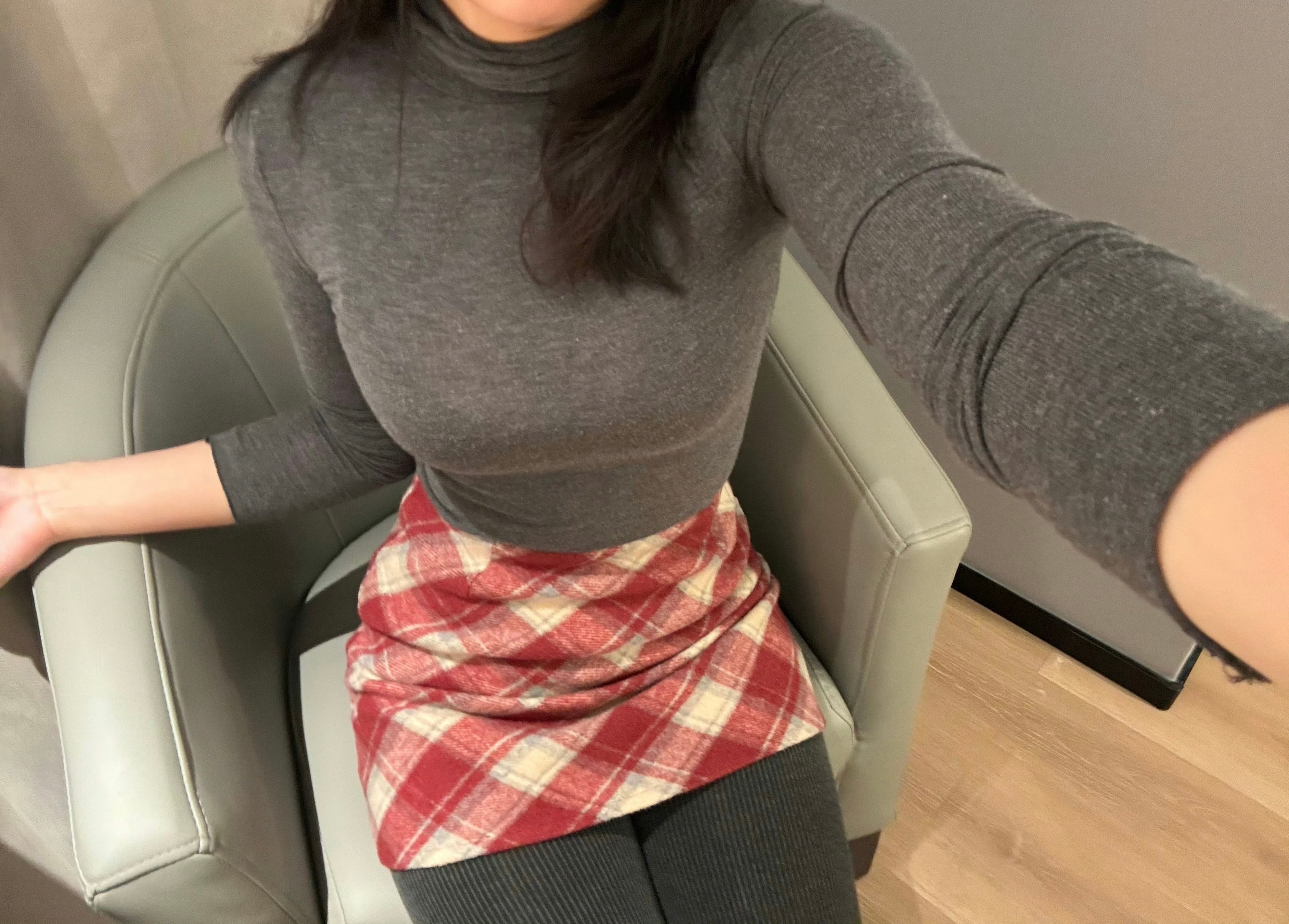 这个衣服怎么样才能不穿出低俗感 算了，我是个俗人 ​​​[污]  ​​​