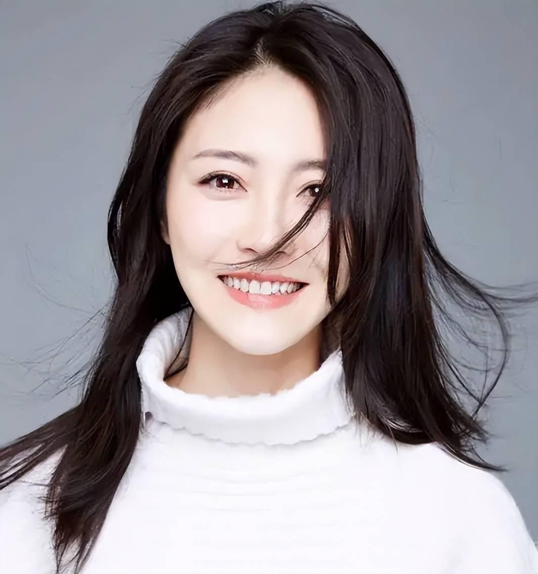 39岁女演员朱锐坦言破产失业，二十年积蓄归零。

谁能想到荧幕上常年亮相的演员，