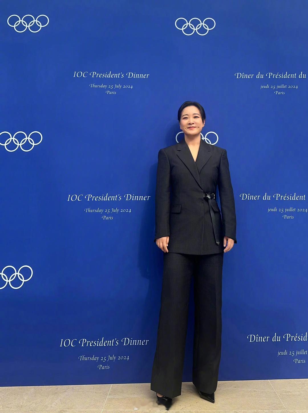 贾玲与谷爱凌齐声祝贺中国队在巴黎奥运会上勇夺首金！虽然身处不同领域，她们共同为这