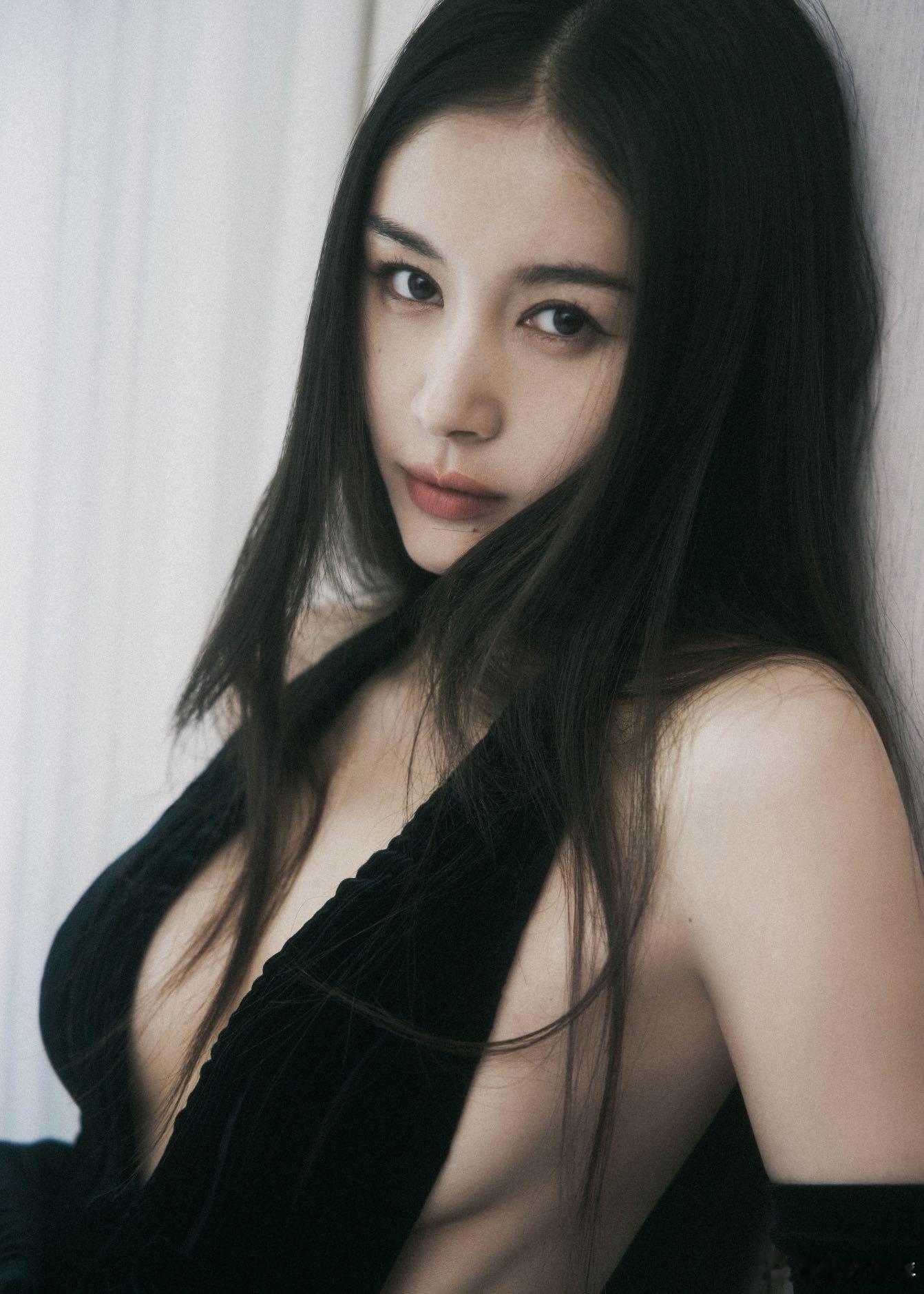 王子文签约和颂 和颂不愧是 “宝藏花田”！王子文这一加盟，强强联手，未来可期。新